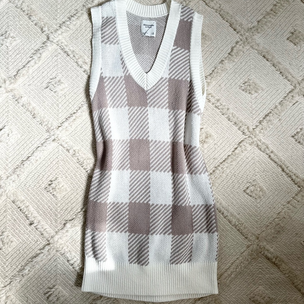 Abercrombie Checkered Sweater Vest